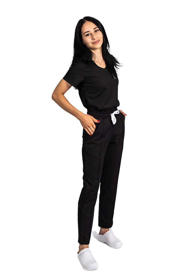 Tuta medica elasticizzata nera con camicetta con scollo a V e pantaloni con coulisse ed elastico
