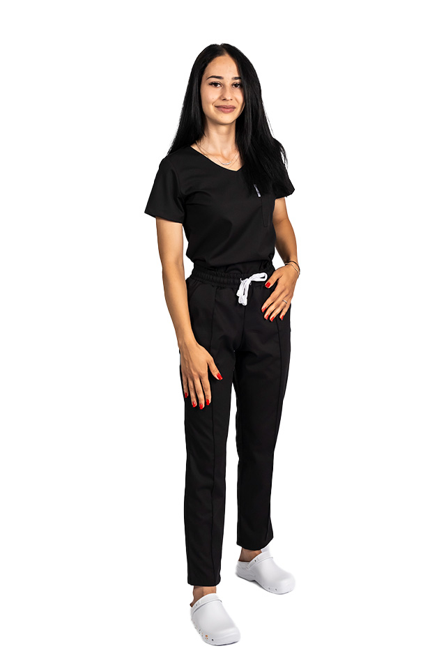 Tuta medica elasticizzata nera con camicetta con scollo a V e pantaloni con coulisse ed elastico