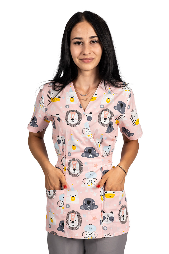 Tuta medica kimono leone, con camicetta stampata e pantaloni elasticizzati