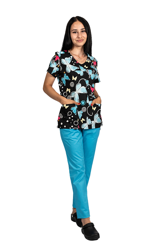 Tuta medica Blackbutterfly, con camicetta stampata e pantaloni elasticizzati