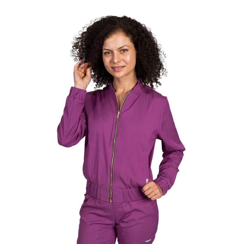 Giacca medica elasticizzata magenta con due tasche applicate e cerniera