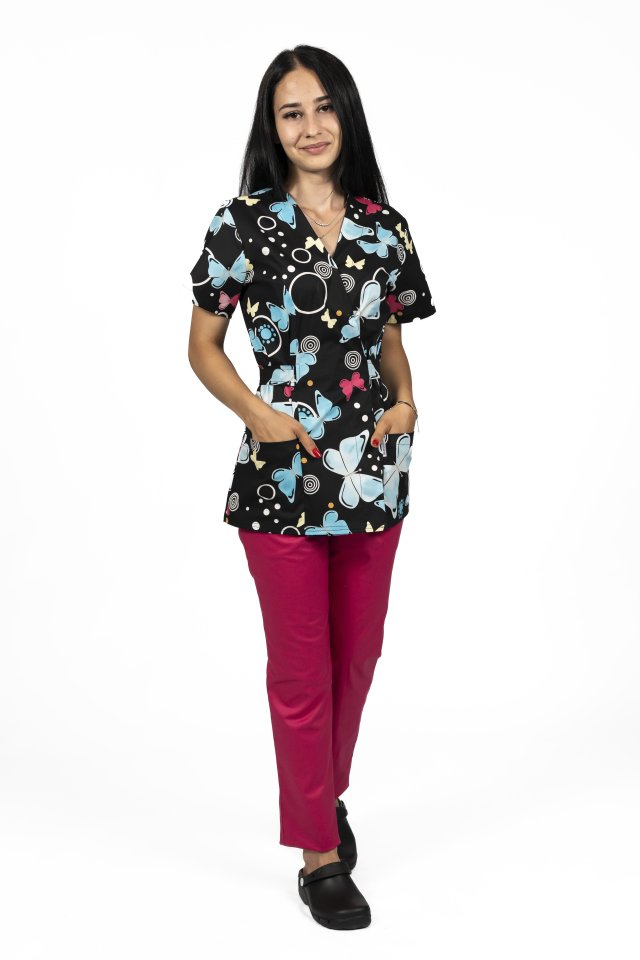 Tuta medica kimono Blackbutterfly, con camicetta stampata e pantaloni elasticizzati