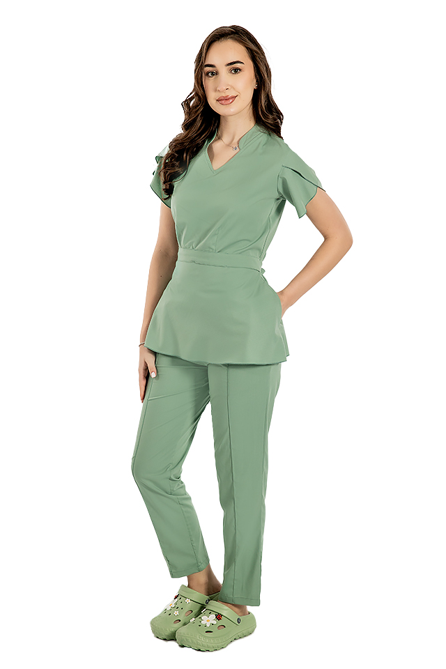 Tuta medica elasticizzata Alina, colore oliva, camicetta con coulisse e pantaloni con coulisse ed elastico