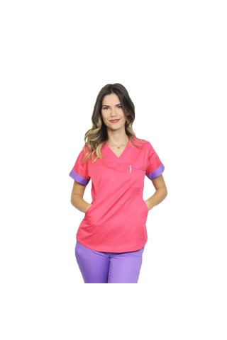Tuta medica composta da blusa ciclamino con paspol viola e pantaloni, modello Amani