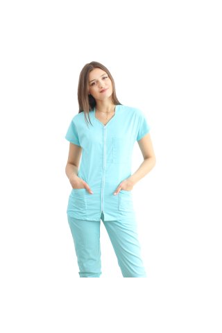 Tuta medica color menta con camicetta con cerniera, tre tasche applicate e pantaloni color menta con elastico