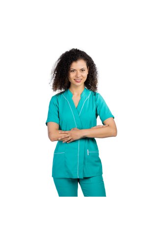 Tuta medicale elasticizzata verde turchese, con blusa a kimono con profili bianchi e pantaloni jogger